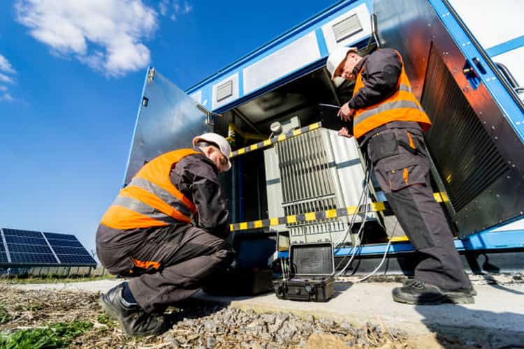 power-transformer-electrical-workers